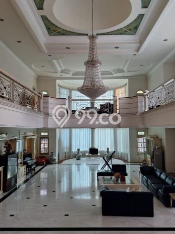 Rumah Elit LB 1300m2 Siap Pakai Desain Elegan di Mayjen Sungkono, Surabaya Rumah Elit LB 1300m2 Siap Pakai Desain Elegan di Mayjen Sungkono, Surabaya