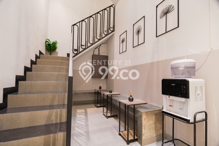 Jual Rumah Mewah Elegan Dengan View Eksklusif di Jelambar, Jakarta Barat Jual Rumah Mewah Elegan Dengan View Eksklusif di Jelambar, Jakarta Barat
