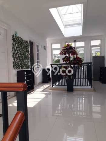 Rumah Luxury Modern Tanpa Renovasi di Kemanggisan Jakarta Barat Rumah Luxury Modern Tanpa Renovasi di Kemanggisan Jakarta Barat