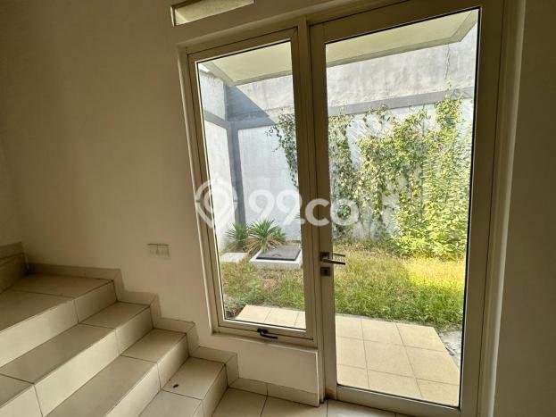 PILIHAN TEPAT! Rumah di Gading Serpong, 2 KT, Dekat Sekolah, LT 126m² LB 80m² PILIHAN TEPAT! Rumah di Gading Serpong, 2 KT, Dekat Sekolah, LT 126m² LB 80m²