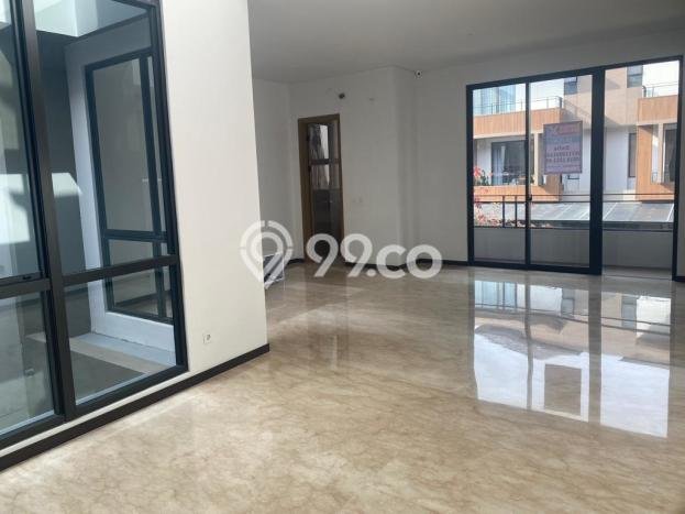 Rumah Area Strategis kawasan BSD, Tangerang, LT 136m² LB 235m² Rumah Area Strategis kawasan BSD, Tangerang, LT 136m² LB 235m²