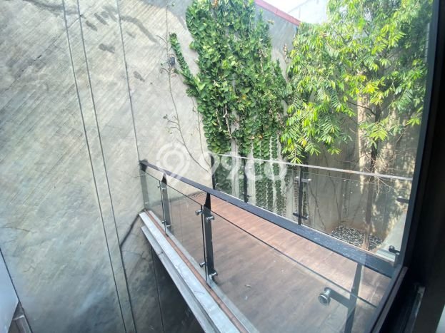 Rumah 4 KT 3 KM di Kawasan Alam Sutera, Tangerang Rumah 4 KT 3 KM di Kawasan Alam Sutera, Tangerang