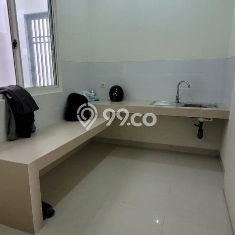 Rumah Strategis 4 Kamar Tidur dan 3 Kamar Mandi di Gading Serpong, Dekat Pusat Kota, Tangerang Rumah Strategis 4 Kamar Tidur dan 3 Kamar Mandi di Gading Serpong, Dekat Pusat Kota, Tangerang