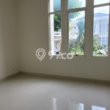 Rumah Strategis 4 Kamar Tidur dan 3 Kamar Mandi di Gading Serpong, Dekat Pusat Kota, Tangerang Rumah Strategis 4 Kamar Tidur dan 3 Kamar Mandi di Gading Serpong, Dekat Pusat Kota, Tangerang