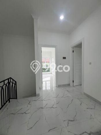 For Sale Hunian Rumah Terawat 3 KT di Jatiwaringin, Jakarta Timur For Sale Hunian Rumah Terawat 3 KT di Jatiwaringin, Jakarta Timur