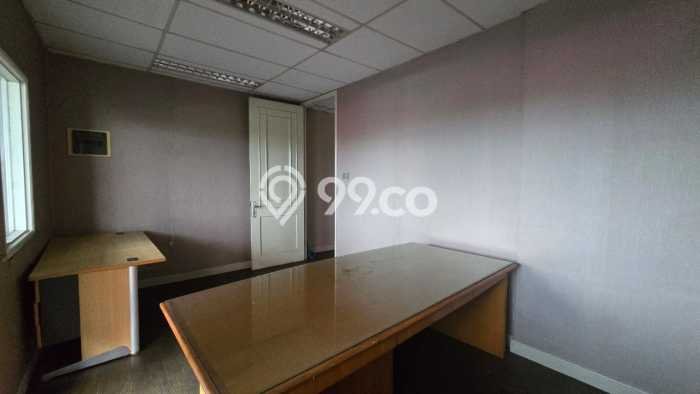 Disewakan Ruko di Kawasan Ramai Intercon Luas 300m2 Disewakan Ruko di Kawasan Ramai Intercon Luas 300m2