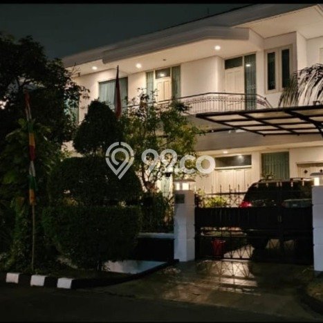 Rumah Elit Modern Tanpa Renovasi di Puri Indah Jakarta Barat Rumah Elit Modern Tanpa Renovasi di Puri Indah Jakarta Barat