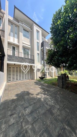Ready to Use! Luxury House LT 250m2 Desain Elegan di Sutera Onix Alam Sutera Ready to Use! Luxury House LT 250m2 Desain Elegan di Sutera Onix Alam Sutera