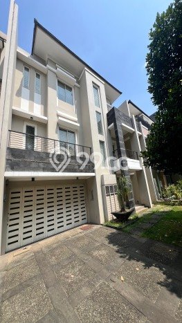 Ready to Use! Luxury House LT 250m2 Desain Elegan di Sutera Onix Alam Sutera Ready to Use! Luxury House LT 250m2 Desain Elegan di Sutera Onix Alam Sutera