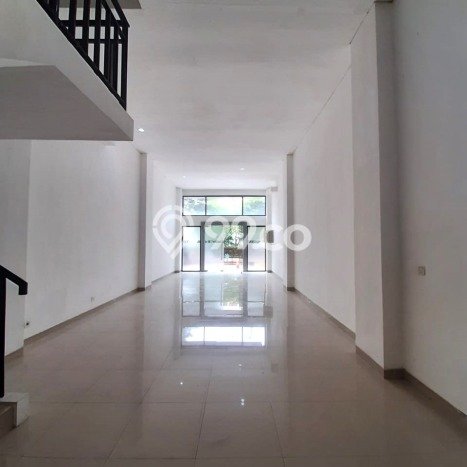 Ruko Dijual di Jakarta Timur LT 85m2 & LB 227m2 Lokasi Terbaik! Ruko Dijual di Jakarta Timur LT 85m2 & LB 227m2 Lokasi Terbaik!