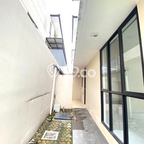 Ready to Use! Luxury House LT 158m2 Desain Modern di Jakarta Garden City Ready to Use! Luxury House LT 158m2 Desain Modern di Jakarta Garden City