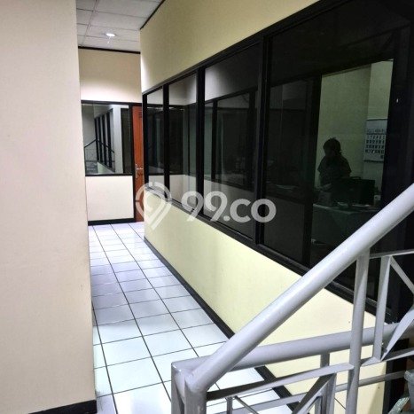 Ruko Dijual di Gambir LT 85m2, LB 330m2 untuk Investasi Ruko Dijual di Gambir LT 85m2, LB 330m2 untuk Investasi