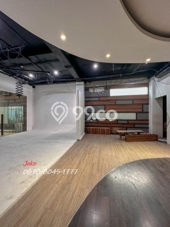 INVESTASI MENGUNTUNGKAN! Kantor di , Luas 2110m2m², Pusat Komersial INVESTASI MENGUNTUNGKAN! Kantor di , Luas 2110m2m², Pusat Komersial