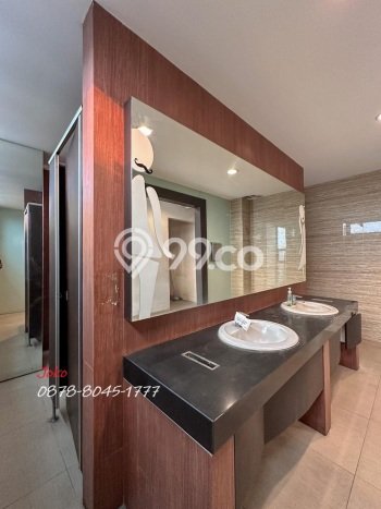 INVESTASI MENGUNTUNGKAN! Kantor di , Luas 2110m2m², Pusat Komersial INVESTASI MENGUNTUNGKAN! Kantor di , Luas 2110m2m², Pusat Komersial