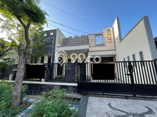 Rumah Elit Modern Tanpa Renovasi di Margorejo Surabaya Rumah Elit Modern Tanpa Renovasi di Margorejo Surabaya