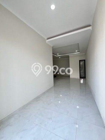 Rumah Strategis Minimalis Lb 150m2 di Rungkut, Surabaya Rumah Strategis Minimalis Lb 150m2 di Rungkut, Surabaya