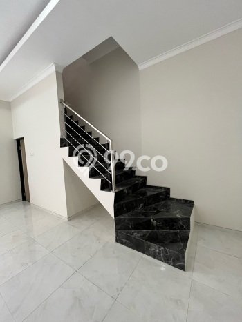 Rumah Strategis Minimalis Lb 150m2 di Rungkut, Surabaya Rumah Strategis Minimalis Lb 150m2 di Rungkut, Surabaya
