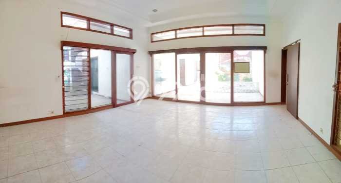 Rumah Elit Modern Siap Huni di Dharma Husada Surabaya Rumah Elit Modern Siap Huni di Dharma Husada Surabaya