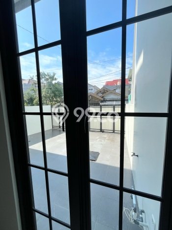 Rumah Strategis Minimalis Lb 150m2 di Rungkut, Surabaya Rumah Strategis Minimalis Lb 150m2 di Rungkut, Surabaya
