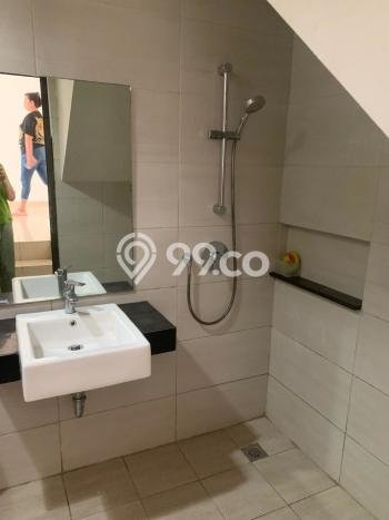 For Sale Hunian Rumah Terawat 3 Kamar di Green Lake City, Jakarta Barat For Sale Hunian Rumah Terawat 3 Kamar di Green Lake City, Jakarta Barat