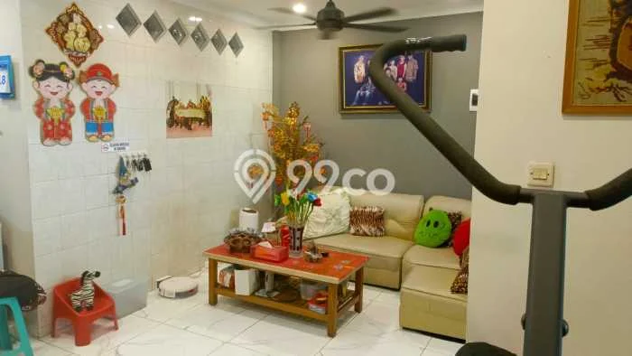 Rumah Luxury Modern Tanpa Renovasi di Taman Palem Jakarta Barat Rumah Luxury Modern Tanpa Renovasi di Taman Palem Jakarta Barat