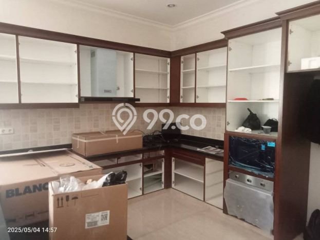 Hunian Mewah LB 500m2 Siap Pakai Desain Elegan di Pejaten, Jakarta Selatan Hunian Mewah LB 500m2 Siap Pakai Desain Elegan di Pejaten, Jakarta Selatan