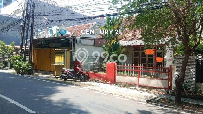 Hunian Elit LB 200m2 Siap Huni Desain Elegan di Utan Kayu, Jakarta Timur Hunian Elit LB 200m2 Siap Huni Desain Elegan di Utan Kayu, Jakarta Timur