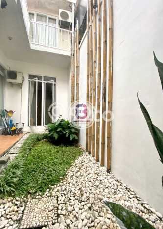 Rumah Mewah LB 125m2 Siap Pakai Desain Elegan di Bintaro, Tangerang Selatan Rumah Mewah LB 125m2 Siap Pakai Desain Elegan di Bintaro, Tangerang Selatan
