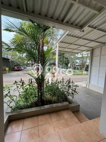 Rumah Elit Modern Tanpa Renovasi di Bintaro Tangerang Selatan Rumah Elit Modern Tanpa Renovasi di Bintaro Tangerang Selatan