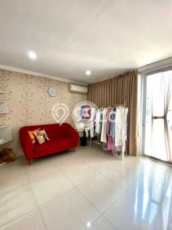 Rumah Mewah LB 125m2 Siap Pakai Desain Elegan di Bintaro, Tangerang Selatan Rumah Mewah LB 125m2 Siap Pakai Desain Elegan di Bintaro, Tangerang Selatan