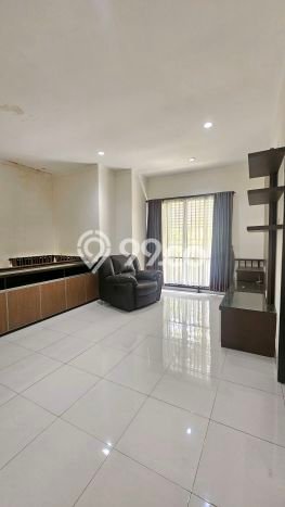 Disewakan Rumah Harga Terjangkau di Bintaro Tangerang Selatan dengan 3 Kamar Tidur Disewakan Rumah Harga Terjangkau di Bintaro Tangerang Selatan dengan 3 Kamar Tidur