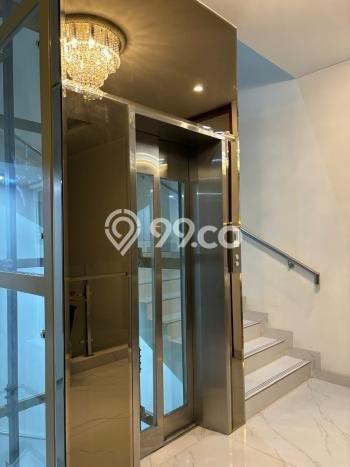 Dijual Rumah Luas Megah Dengan View Eksklusif di Gading Serpong, Tangerang Dijual Rumah Luas Megah Dengan View Eksklusif di Gading Serpong, Tangerang