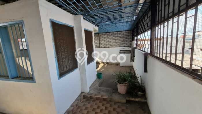 Unit Ruko Dijual di Jakarta Barat LT 180m2 & LB 400m2 Unit Ruko Dijual di Jakarta Barat LT 180m2 & LB 400m2