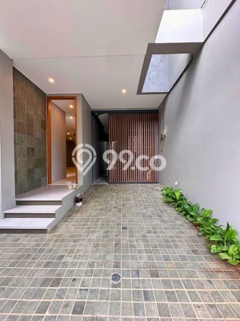 Rumah Luxury Modern Tanpa Renovasi di Pondok Indah Jakarta Selatan Rumah Luxury Modern Tanpa Renovasi di Pondok Indah Jakarta Selatan