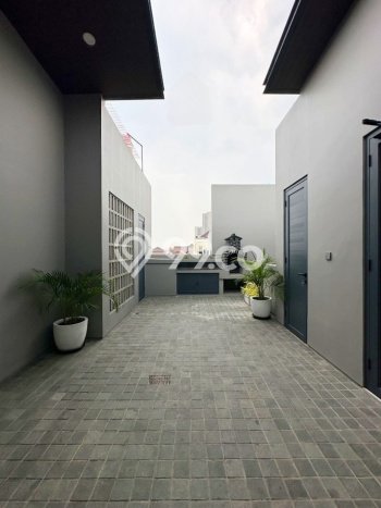 Rumah Luxury Modern Tanpa Renovasi di Pondok Indah Jakarta Selatan Rumah Luxury Modern Tanpa Renovasi di Pondok Indah Jakarta Selatan