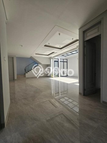 Rumah LT 216m2m² Lokasi Nyaman di Mulyorejo, Surabaya Rumah LT 216m2m² Lokasi Nyaman di Mulyorejo, Surabaya