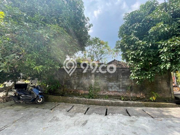Rumah Mewah LB 144m2 Siap Huni Desain Elegan di Canggu, Badung Rumah Mewah LB 144m2 Siap Huni Desain Elegan di Canggu, Badung