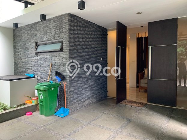LOKASI STRATEGIS! Rumah di Kebayoran Baru, Akses ke Tol, 3 KM, Luas 220m² Bangunan 145m² LOKASI STRATEGIS! Rumah di Kebayoran Baru, Akses ke Tol, 3 KM, Luas 220m² Bangunan 145m²