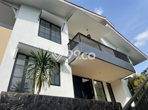 For Sale! Luxury House LT 768m2 Desain Elegan di Pondok Indah For Sale! Luxury House LT 768m2 Desain Elegan di Pondok Indah