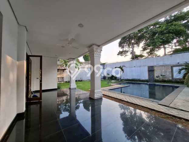 Hunian Kondisi Baik Disewakan di Jeruk Purut, Jakarta Selatan LT 800m2, LB 1000m2 Hunian Kondisi Baik Disewakan di Jeruk Purut, Jakarta Selatan LT 800m2, LB 1000m2