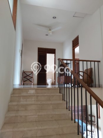 Disewakan! Rumah 4 Kamar Tidur &
4 Kamar Mandi di Kemang, Jakarta Selatan Disewakan! Rumah 4 Kamar Tidur &
4 Kamar Mandi di Kemang, Jakarta Selatan