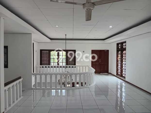 Rumah area Panglima Polim, 4 KT, Dekat Fasilitas Umum, Luas 300m² LB 350m² Rumah area Panglima Polim, 4 KT, Dekat Fasilitas Umum, Luas 300m² LB 350m²