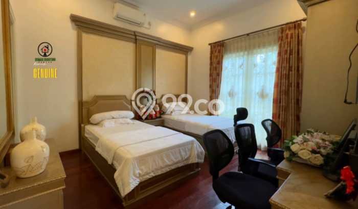 Rumah Elit Modern Tanpa Renovasi di Cibubur Jakarta Timur Rumah Elit Modern Tanpa Renovasi di Cibubur Jakarta Timur