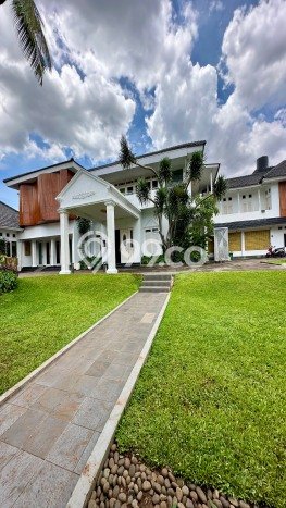 Siap Huni Rumah Mewah 5 Kamar di Ciracas Dekat ke Mana Saja Siap Huni Rumah Mewah 5 Kamar di Ciracas Dekat ke Mana Saja