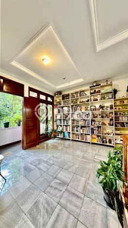 Ready to Use! Luxury House LT 3328m2 Desain Modern di Pejaten Ready to Use! Luxury House LT 3328m2 Desain Modern di Pejaten