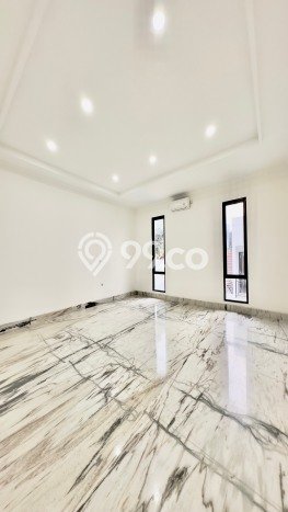 Ready to Use! Premium House LT 230m2 Desain Elegan di Kemang Ready to Use! Premium House LT 230m2 Desain Elegan di Kemang