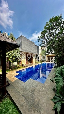 Ready to Use! Luxury House LT 700m2 Desain Modern di Tanjung Barat Ready to Use! Luxury House LT 700m2 Desain Modern di Tanjung Barat