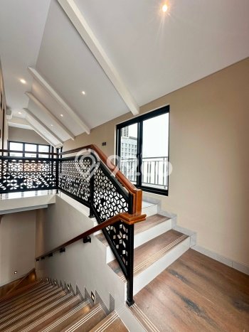 Jual Rumah Mewah Megah Dengan View Cantik di Pangkalan Jati, Depok Jual Rumah Mewah Megah Dengan View Cantik di Pangkalan Jati, Depok