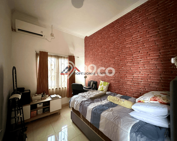 For Sale Hunian Rumah Terawat 5 KT di Tanjung Barat, Jakarta Selatan For Sale Hunian Rumah Terawat 5 KT di Tanjung Barat, Jakarta Selatan