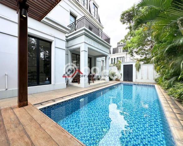 Ready to Use! Luxury House LT 234m2 Desain Elegan di Kemang Ready to Use! Luxury House LT 234m2 Desain Elegan di Kemang